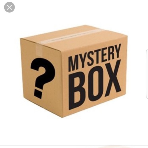 CLOSET CLEAR OUT MYSTERY BOX! - Picture 3 of 3